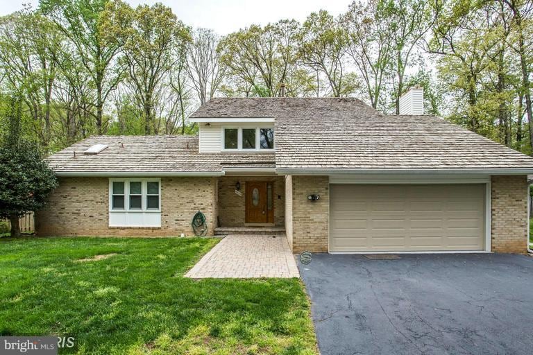 14600 Pebble Hill Ln, North Potomac, MD 20878 - photo 1