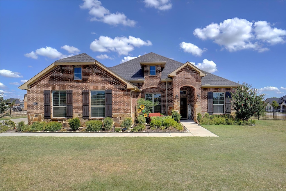 1021 Lynnwood Ln, Weatherford, TX 76085 - photo 1