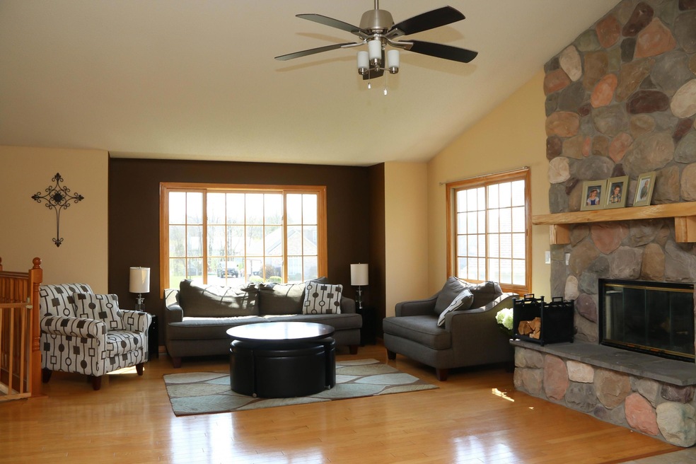 W150N7515 Hidden Meadows Ct, Menomonee Falls, WI 53051 - photo 1