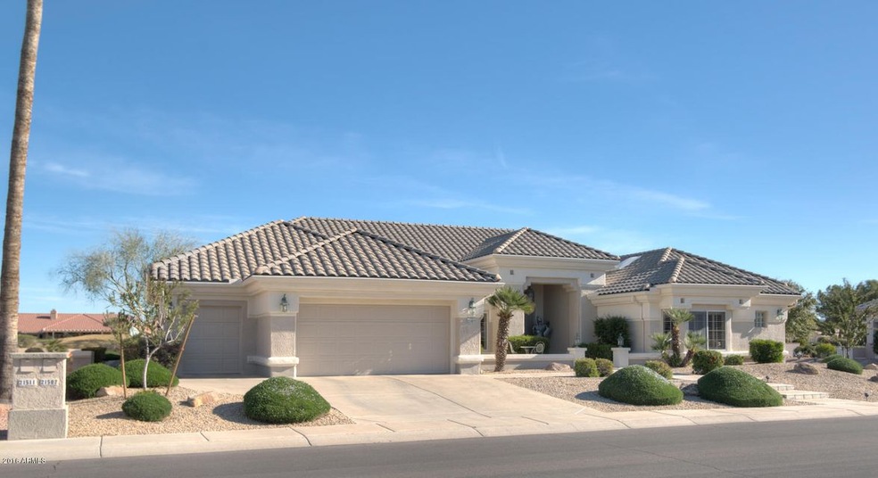 Privacy ~ Golf Course & Corner