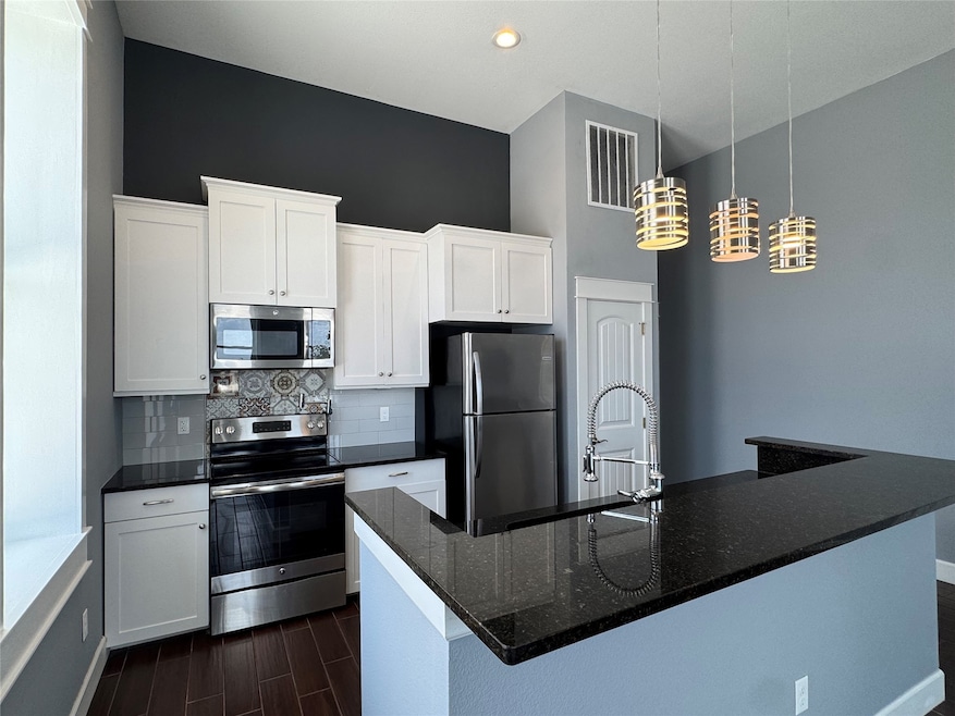 For Rent $1,550/month • Co-Listing Agent