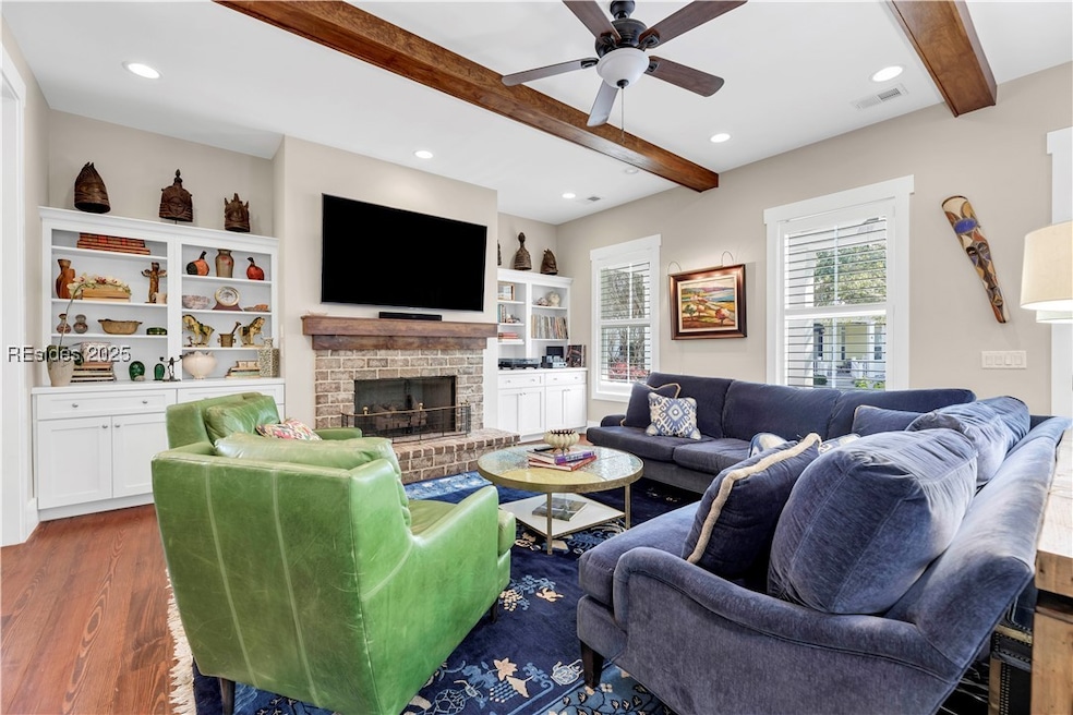 Open First Floor Living Space w/ Gas Fireplace
