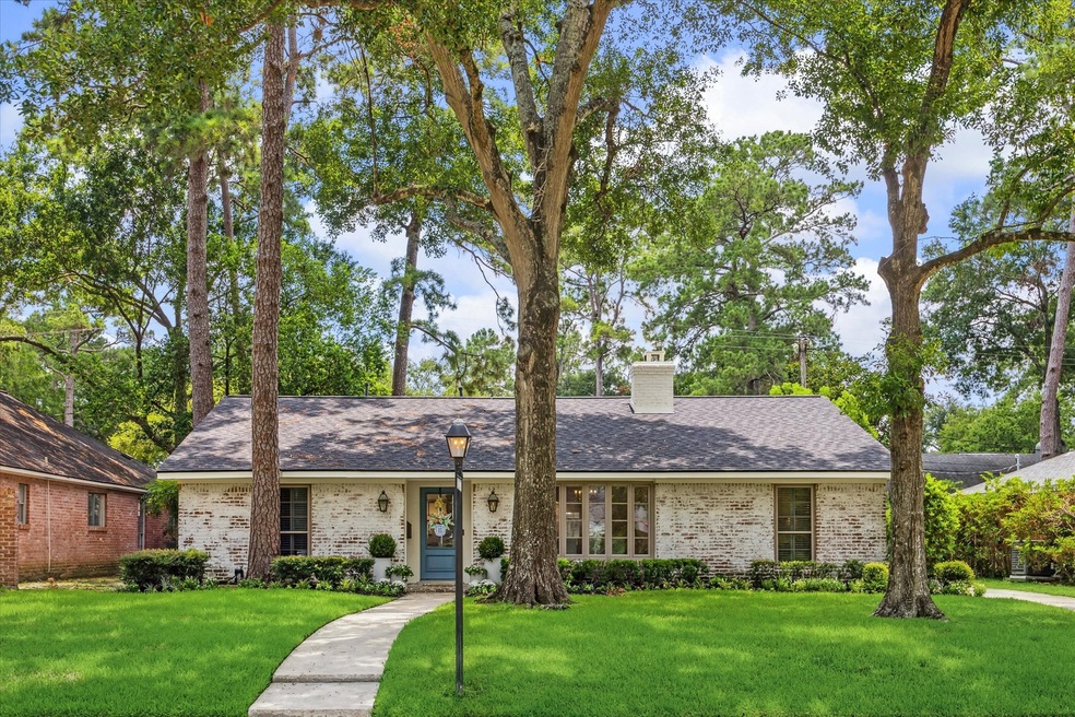 10015 Sugar Hill Dr, Houston, TX 77042 - photo 1