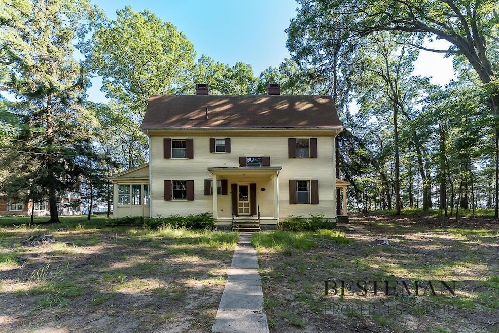 For Sale $1,699,900 • Co-Listing Agent