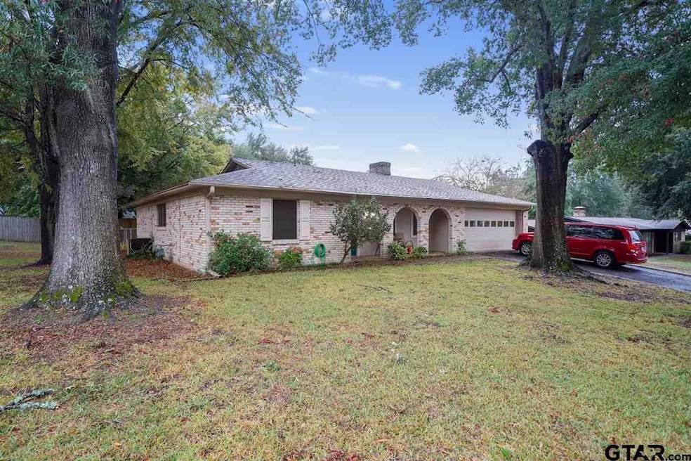 617 617 Pam Dr, Tyler, TX 75703 - photo 1