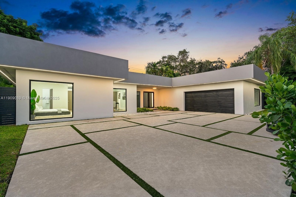 For Sale $4,250,000 • Co-Listing Agent