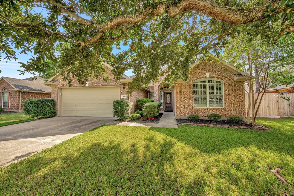 1490 Allison St, Alvin, TX 77511 - photo 1
