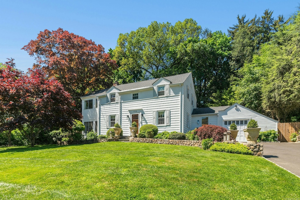 Sold $1,895,000 • Co-Listing Agent