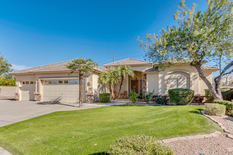 205 N Joshua Tree