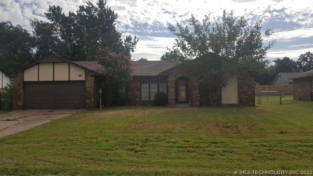 401 N Fir Place, Broken Arrow, OK 74012 - photo 1