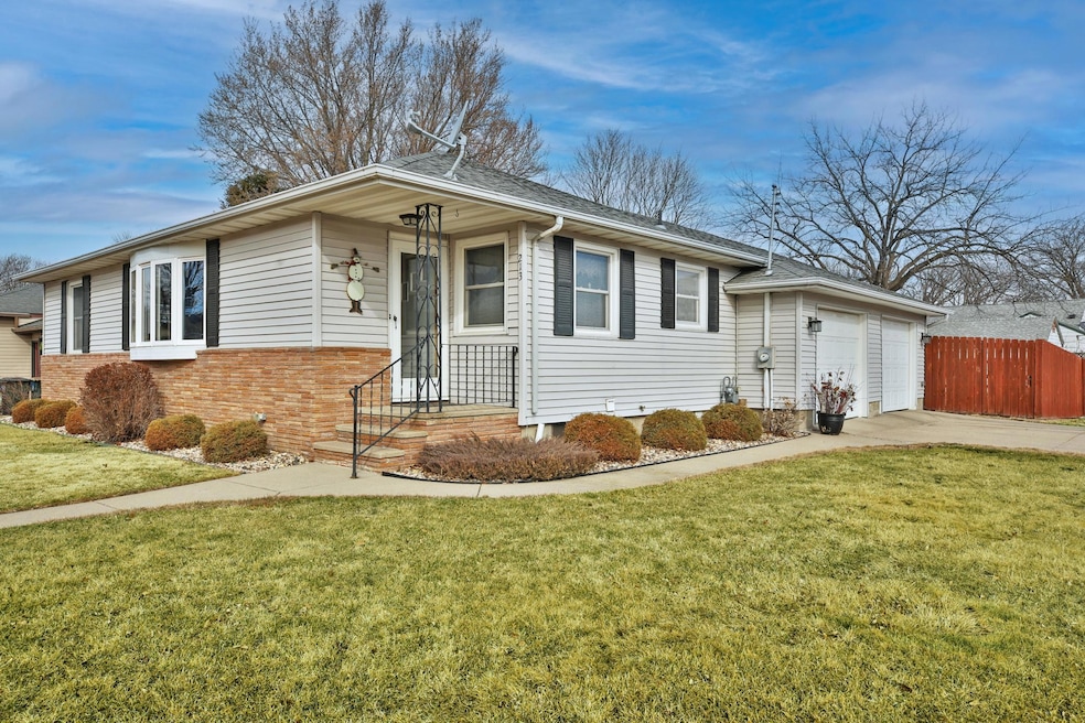 Pending $265,000 • Co-Listing Agent