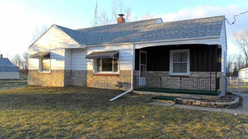 5272 W Carpenter Rd, Flint, MI 48504 - photo 1