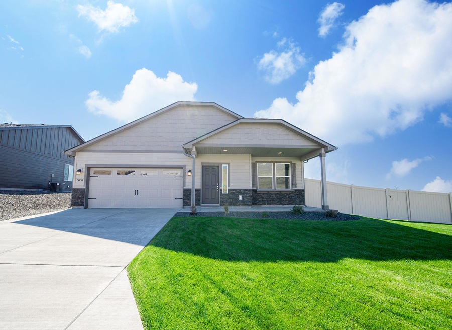 1632 NW Walnut Ave unit 212, Redmond, OR 97756 - photo 1