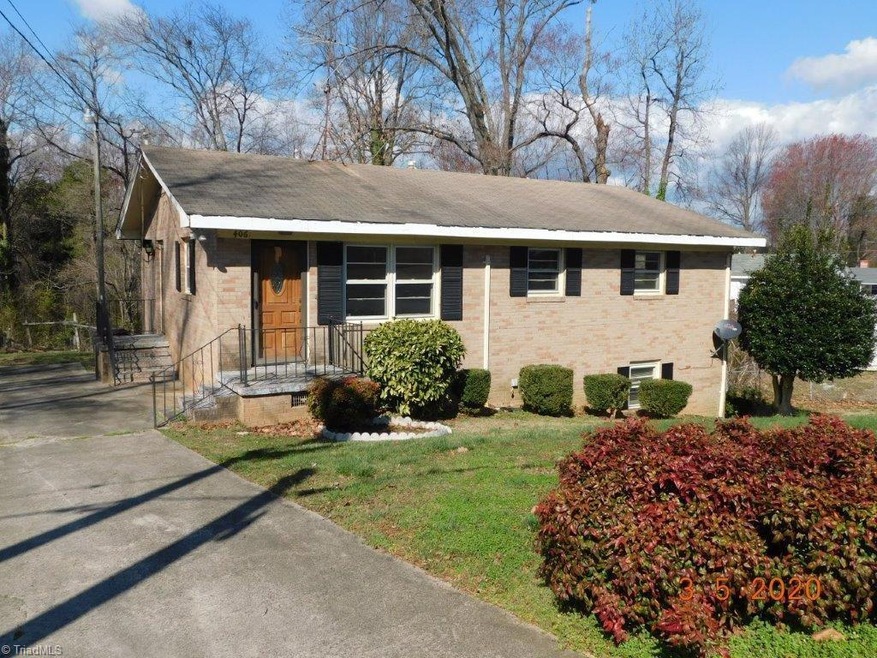 406 Hubbard St, Reidsville, NC 27320 - photo 1