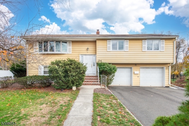 134 Andover Dr, Wayne, NJ 07470 - photo 1