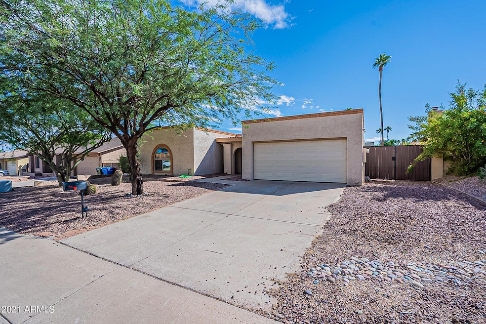 4353 E Pearce Rd, Phoenix, AZ 85044 - photo 1