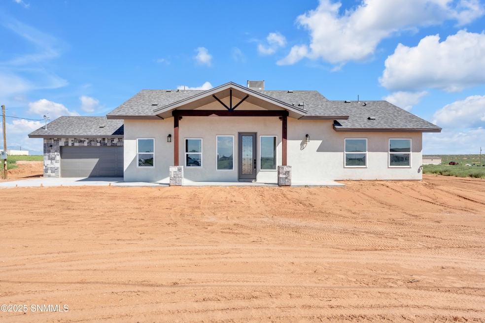 1385 Syrian Desert Dr, Chaparral, NM 88081 - photo 1