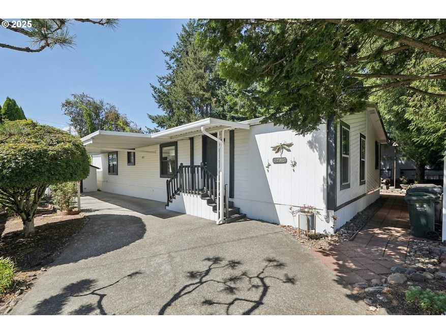 8434 SE Heritage Ct unit 19, Clackamas, OR 97015 - photo 1