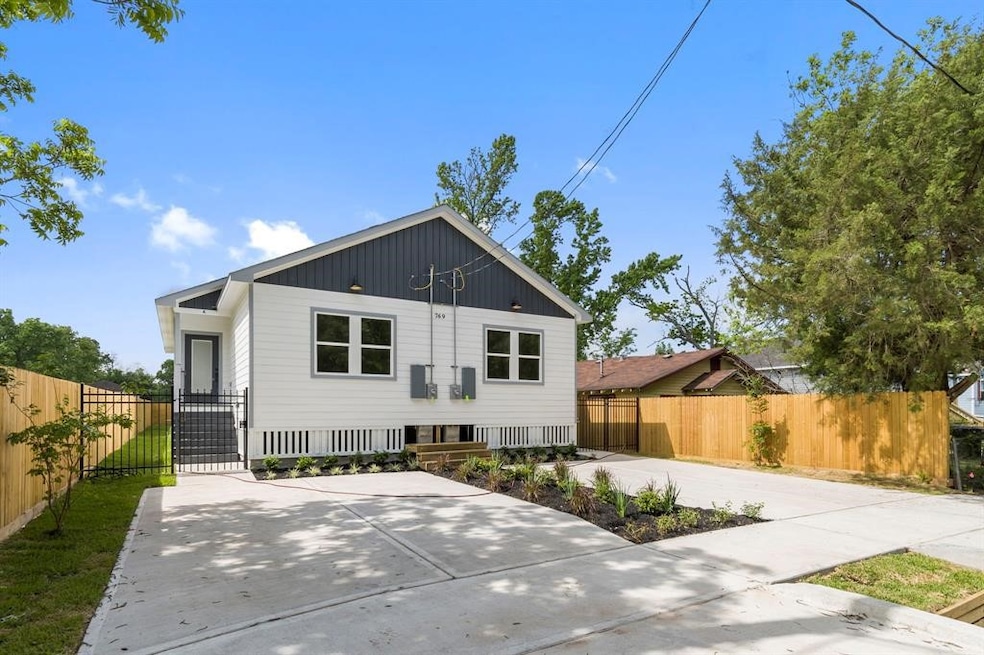 769 Dillard St unit A, Houston, TX 77091 - photo 1