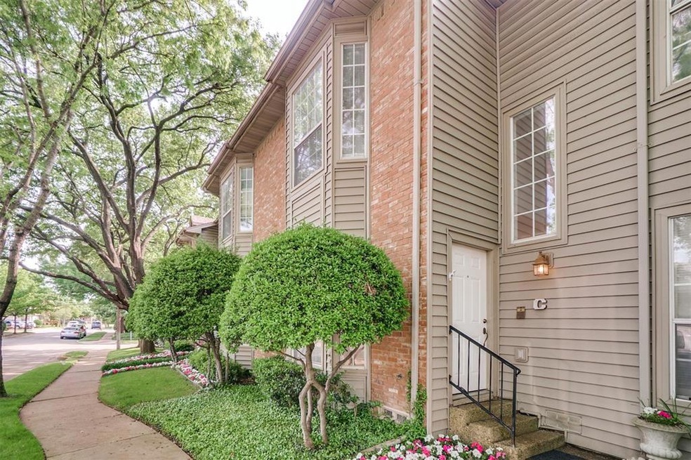 Beautiful curb appeal!