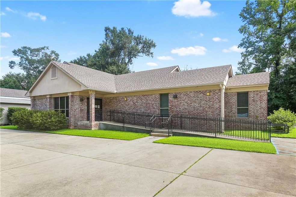 1010 W 21st Ave, Covington, LA 70433 - photo 1
