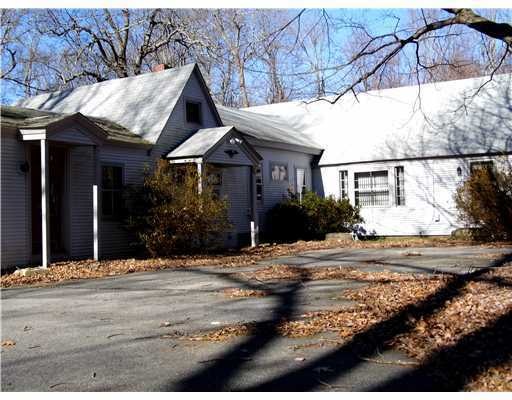 929 Chopmist Hill Rd, North Scituate, RI 02857 - photo 1