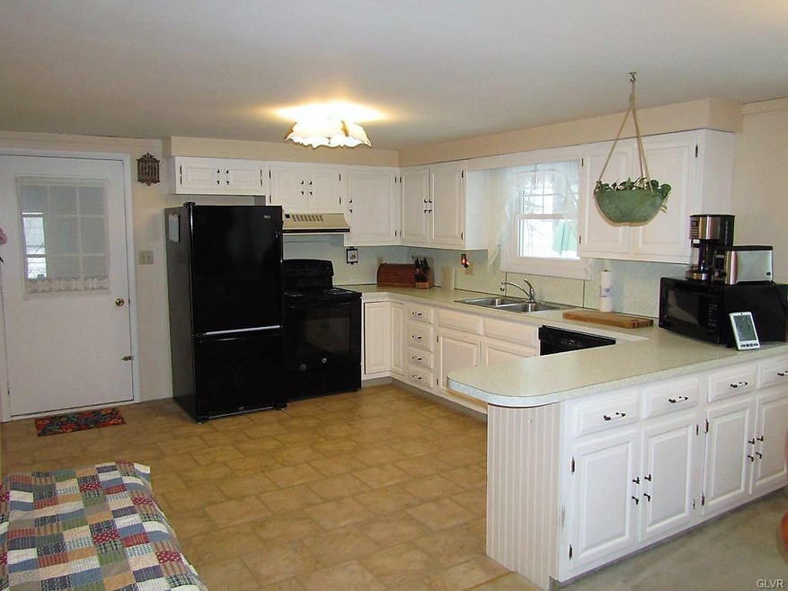 97 White Birch Dr, Jim Thorpe, PA 18229 - photo 1