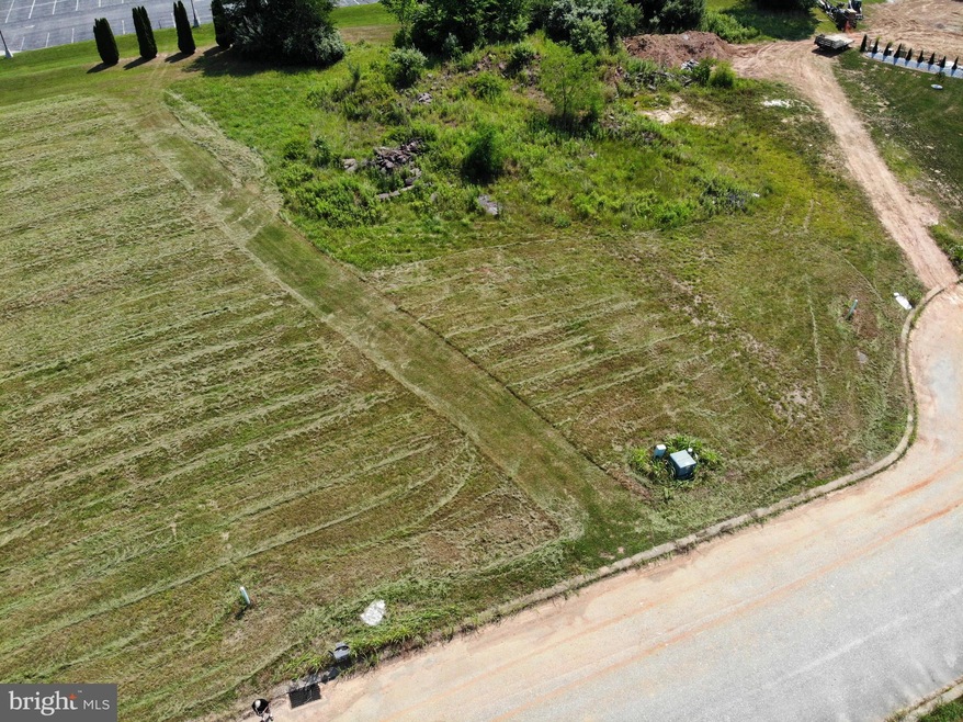 72 Bridgeview Dr, Abbottstown, PA 17301 - photo 1