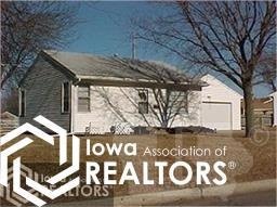2202 S 5th Ave E, Newton, IA 50208 - photo 1