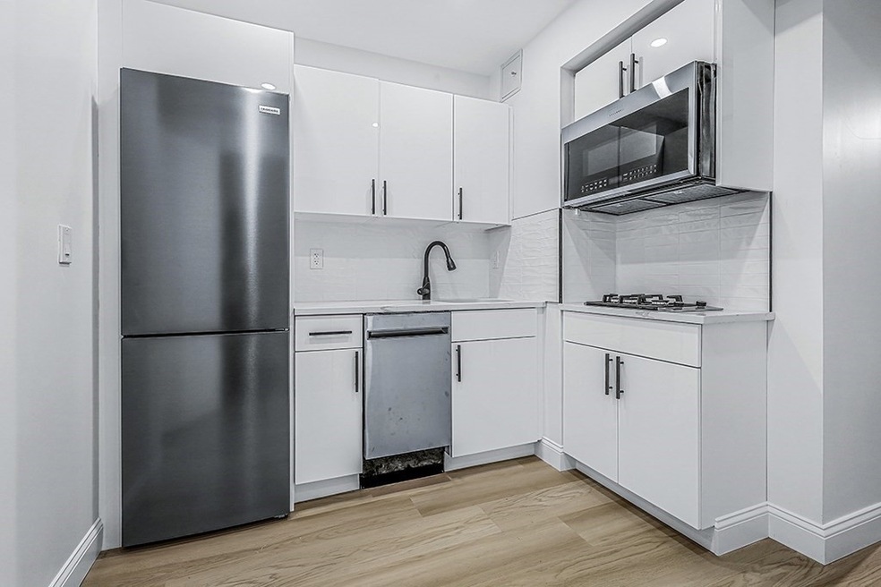 67 Broad St unit 202, Boston, MA 02109 - photo 1