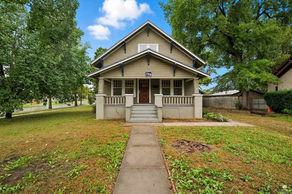 300 N Rogers St, Abilene, KS 67410 - photo 1