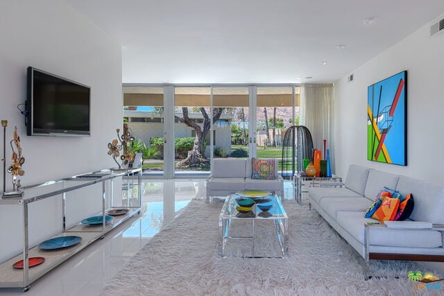 Sold $690,000 • Co-Listing Agent