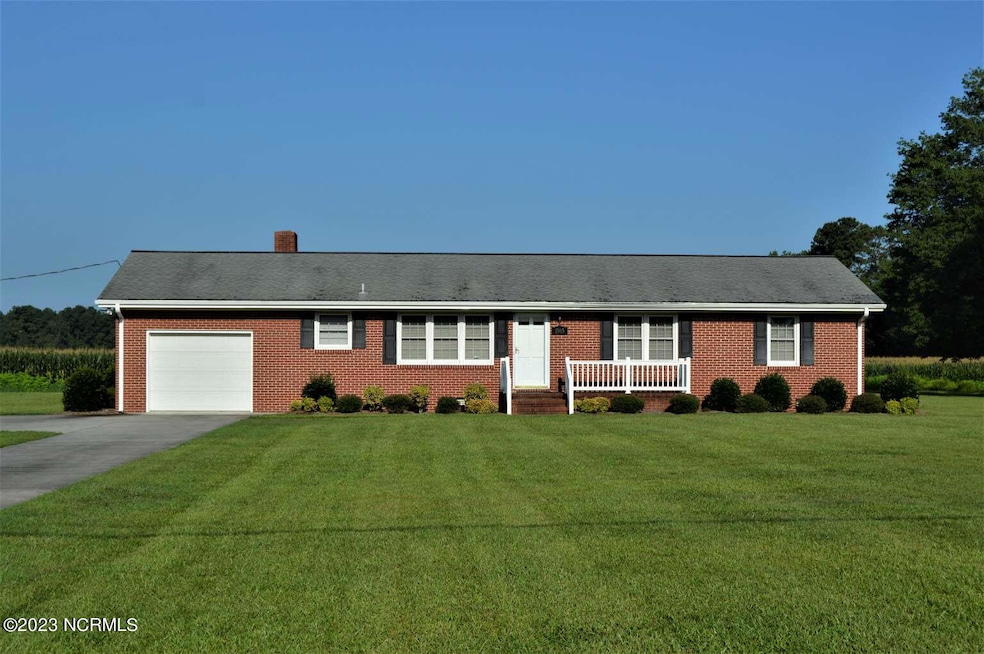 1505 US Highway 117 Bypass S, Burgaw, NC 28425 - photo 1