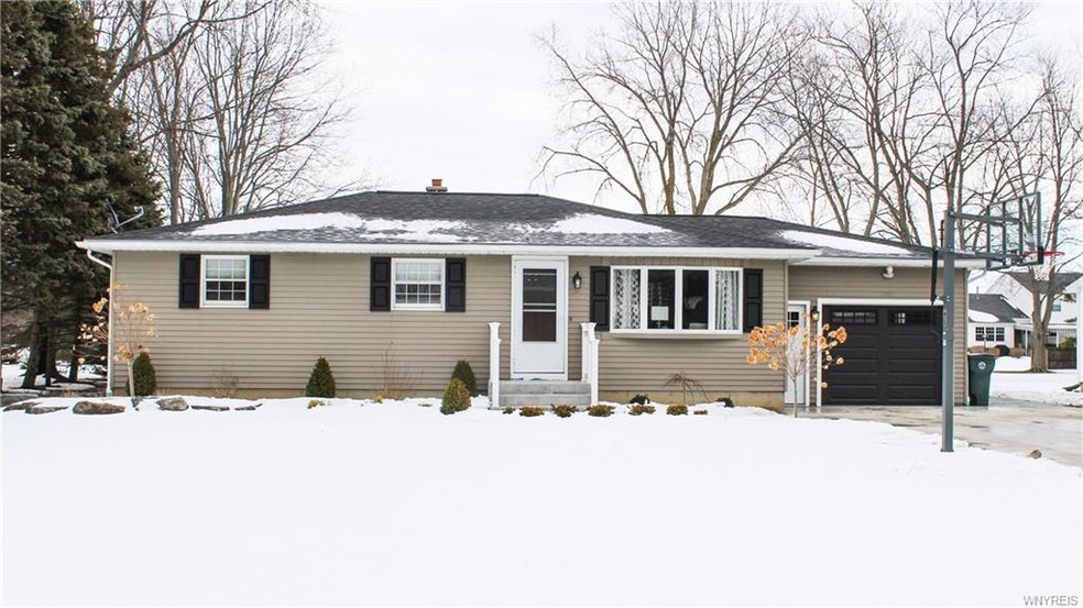 7205 Graydon Dr, North Tonawanda, NY 14120 - photo 1