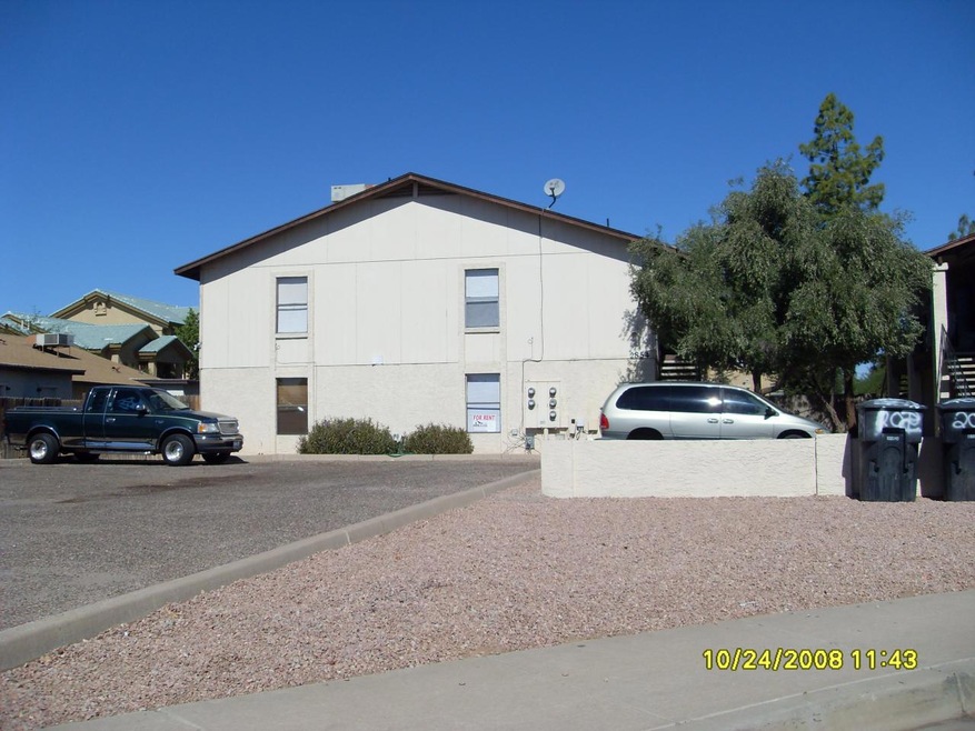 2854 E Capri Cir unit 202, Mesa, AZ 85204 - photo 1