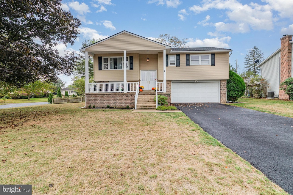 2 Cumberland Dr, Carlisle, PA 17013 - photo 1