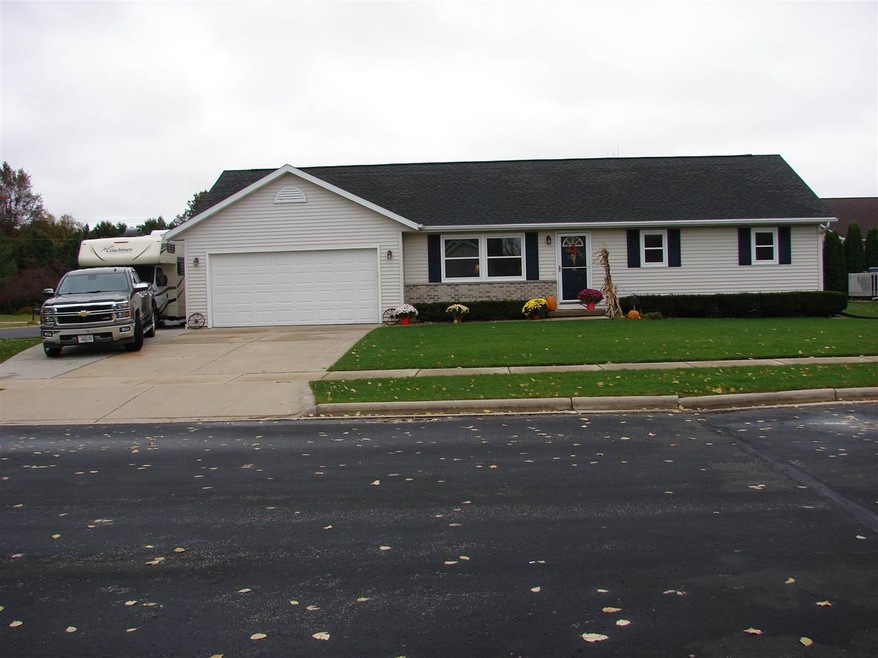 702 Leeward Ln, Oregon, WI 53575 - photo 1