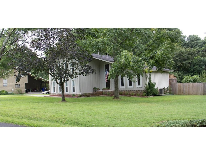 Large level front yard, side load garage, nice cur