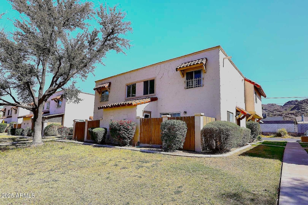 8819 N 12th Place, Phoenix, AZ 85020 - photo 1