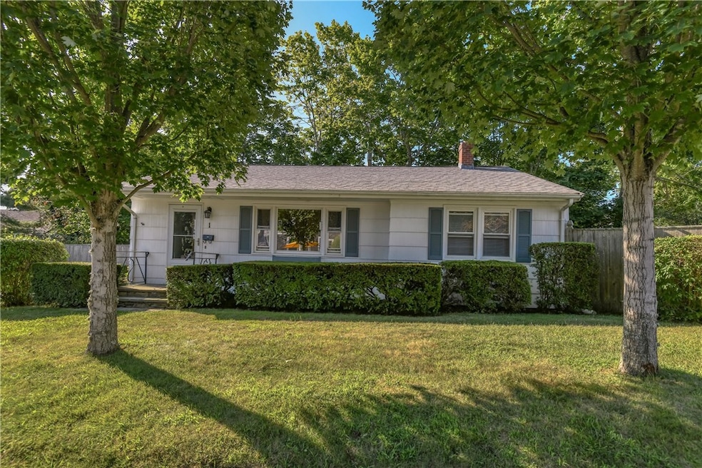 1 Cliff Ave, Newport, RI 02840 - photo 1