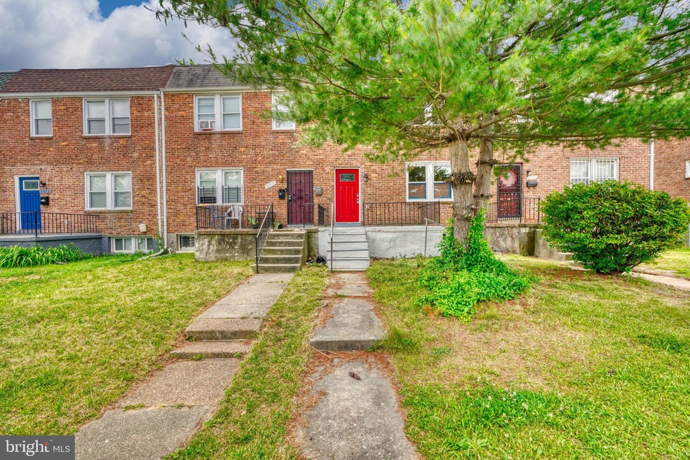 2515 W Mosher St, Baltimore, MD 21216 - photo 1