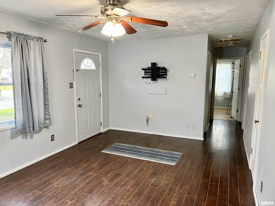 7002 Ridge Dr, Davenport, IA 52806 - photo 1