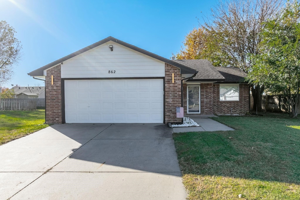 862 Plantation Rd, Maize, KS 67101 - photo 1