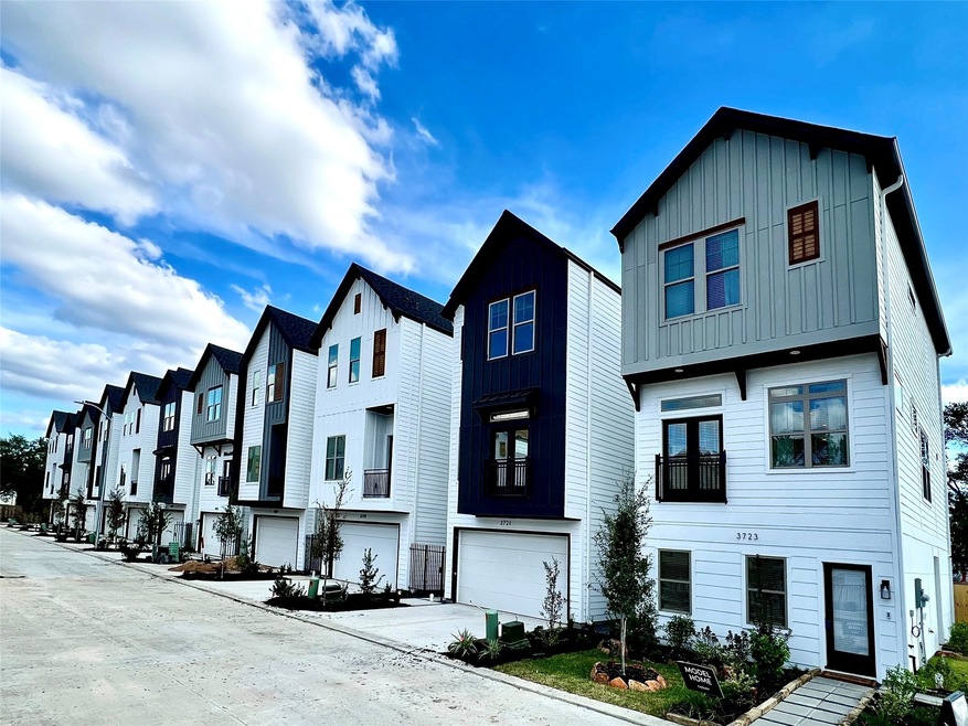 3715 Creekmont Dr, Houston, TX 77091 - photo 1