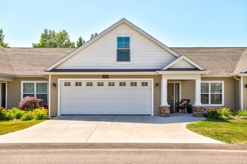 11528 S Lake Dr, Holland-4