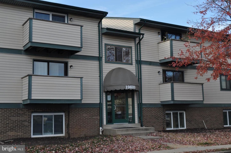 19609 Gunners Branch Rd unit F, Germantown, MD 20876 - photo 1
