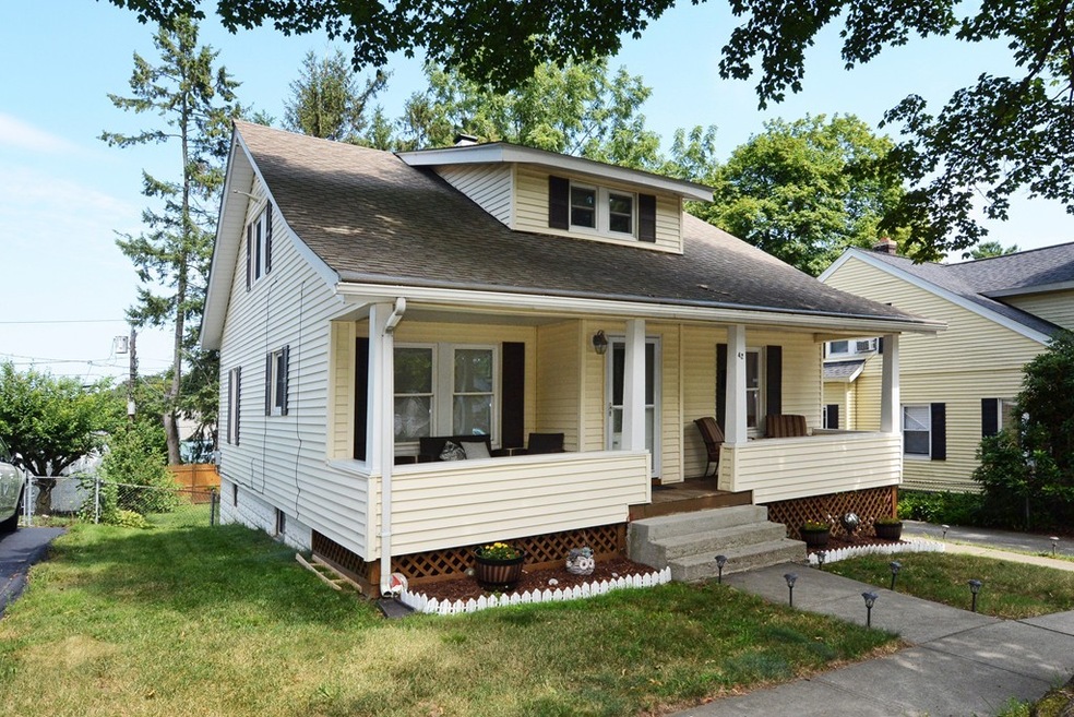 42 Gifford Dr, Worcester, MA 01606 - photo 1