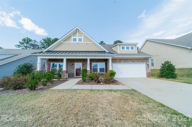 Great curb appeal welcomes you home!