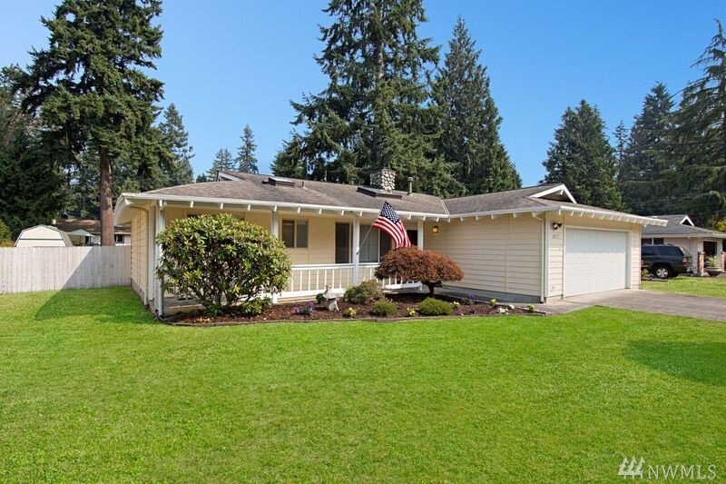 8023 W Glen Dr, Everett, WA 98203 - photo 1