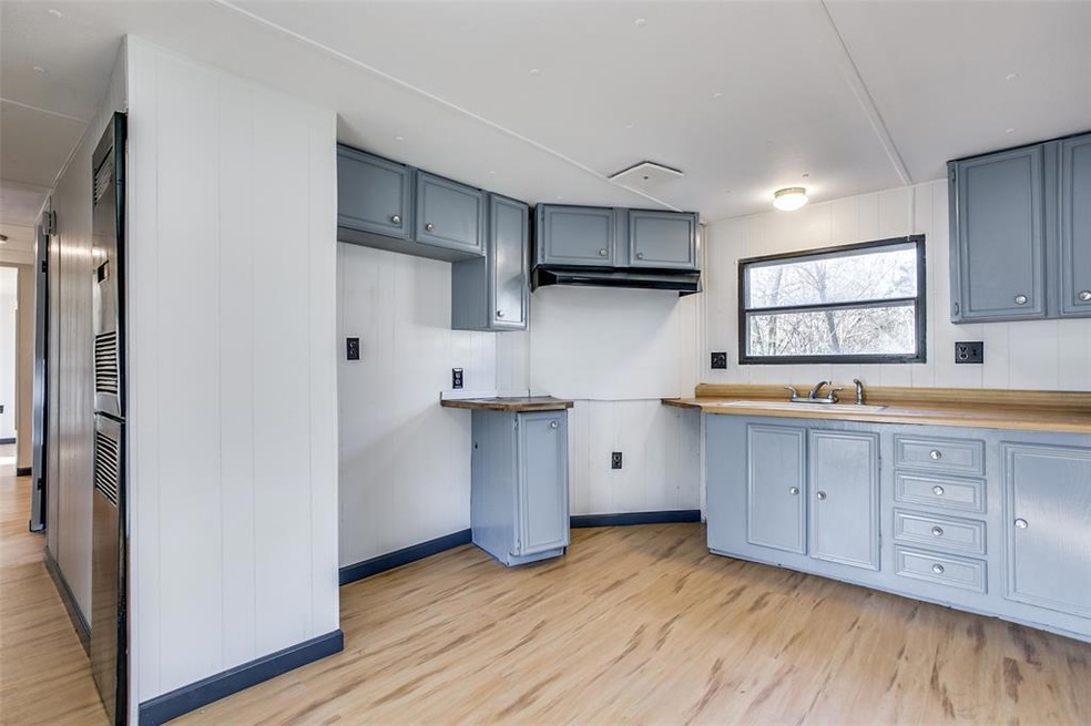 1801 S Lamar Ave, Denison, TX 75021 - photo 1